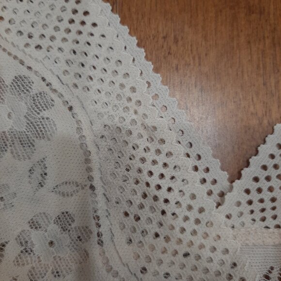 Beautiful boho lace bralette - Picture 12 of 15